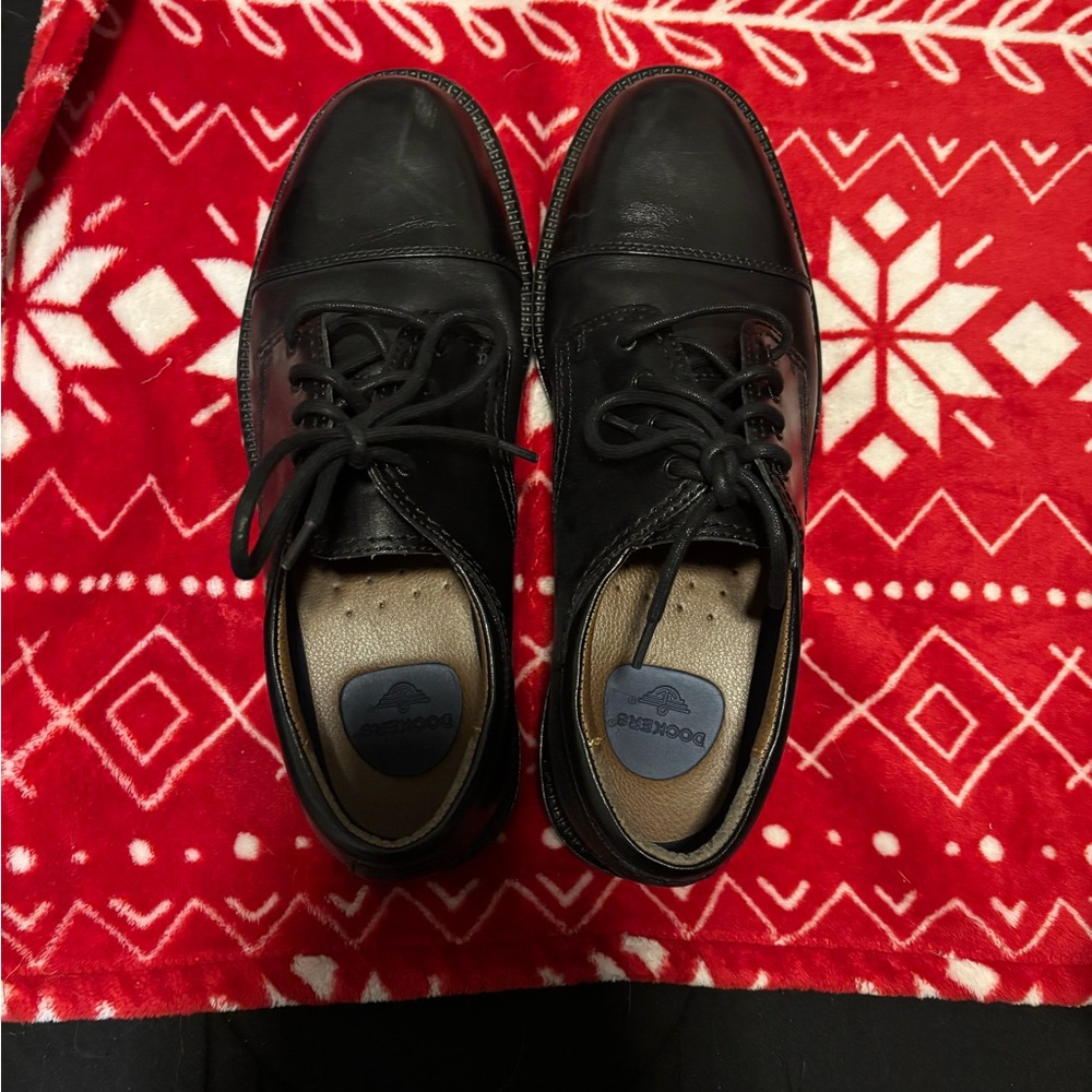 Men’s dockers. 9 1/2. Black.